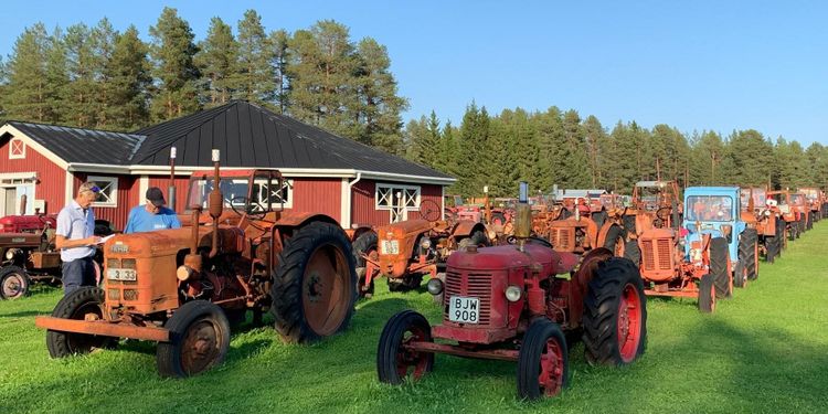 Traktormuseum rensar ut halva samlingen