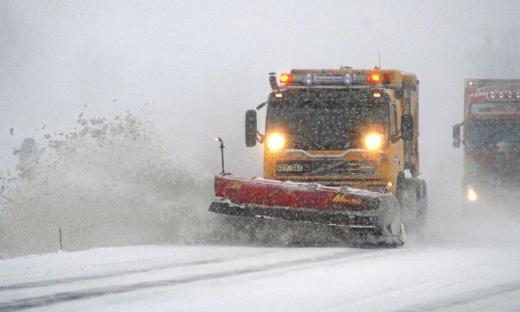 Allt färre vill snöröja vägarna
