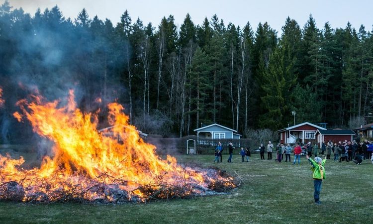 Helgondyrkan och kosläpp