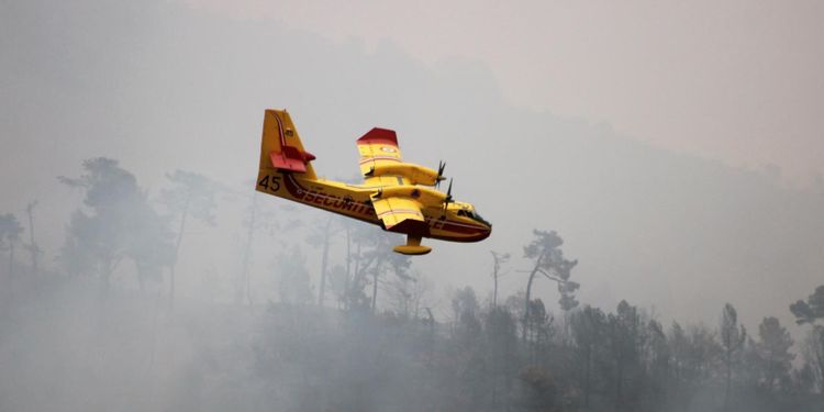 Protester mot flygplatsnedläggning