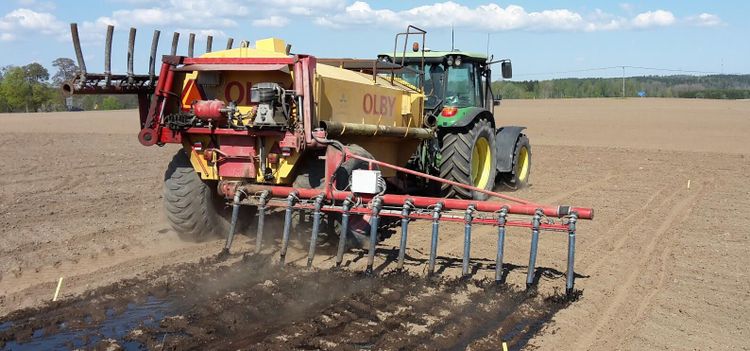 Toppen med slam från botten