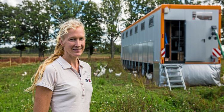 Mobilt hönshus får rull på produktionen