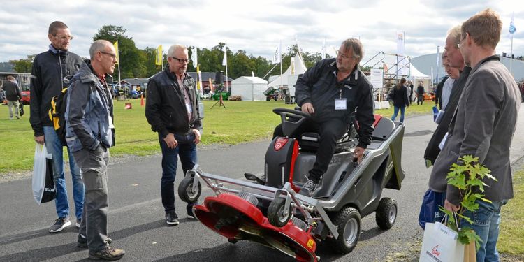 Bildspel: Nya grönytemaskiner och andra smarta redskap