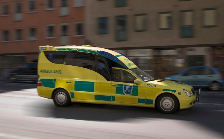 Traktor och tåg krockade