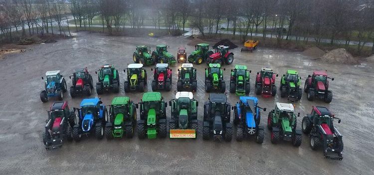 Traktorer tog över gatorna i Varberg