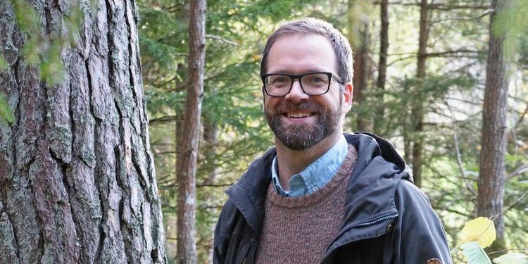 Han säljer hyggesfritt virke