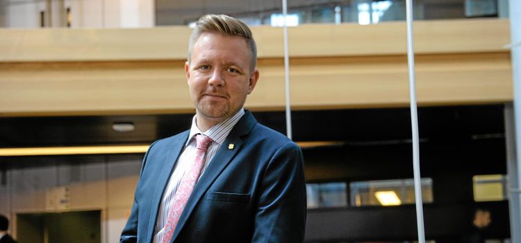 Federley (C) ställer upp i riksdagsvalet