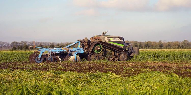 Claas investerar i traktorrobot