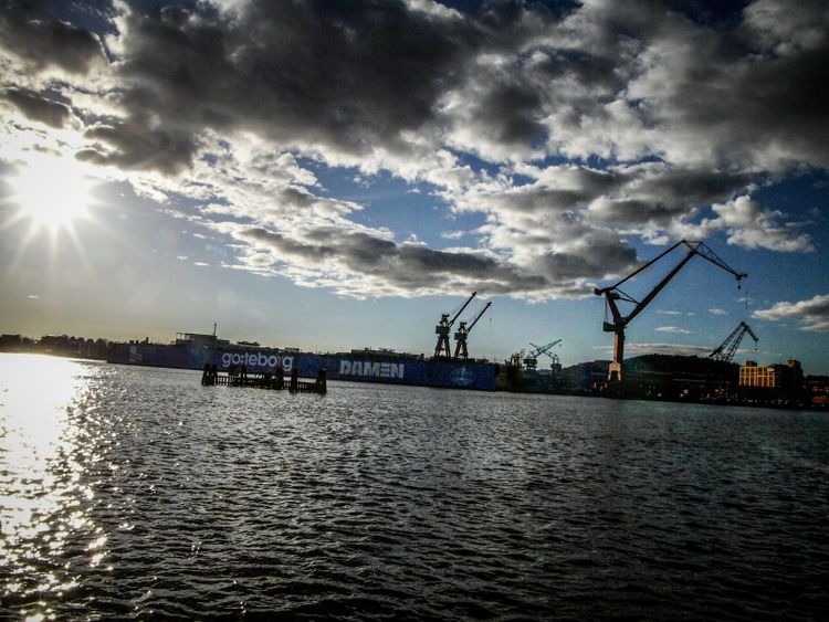 Hamnarbetarförbundet säger nej till medlarbud i konflikten i Göteborgs hamn, uppger SR Ekot.