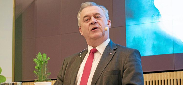 Många väntar på besked