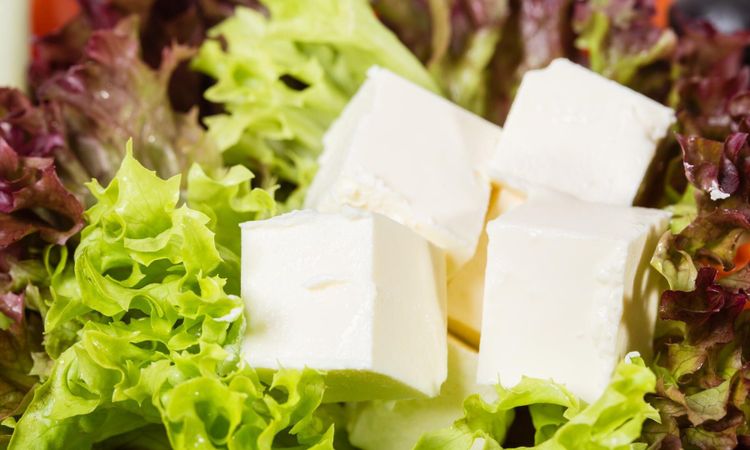 Dansk fetaost dras inför rätta