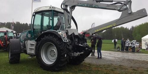 Sverigepremiär för tysk entreprenadtraktor