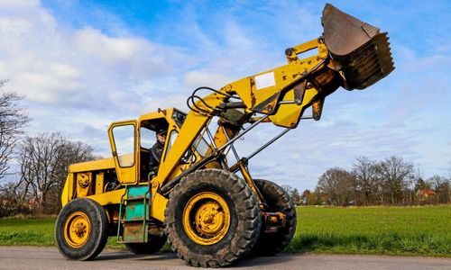 Thorstens fula gula – ”ett missfoster till hjullastare”