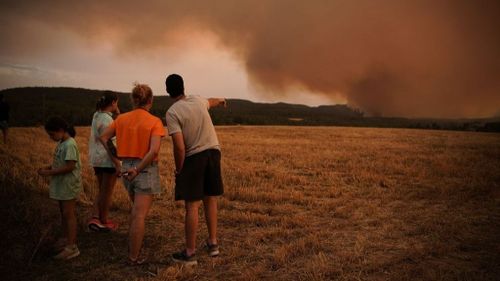 Flera stora skogsbränder i Europa 