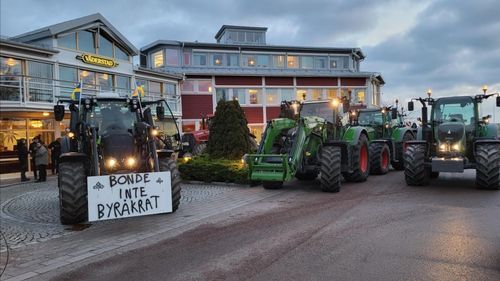 Traktorprotest från Sverige på väg mot Bryssel