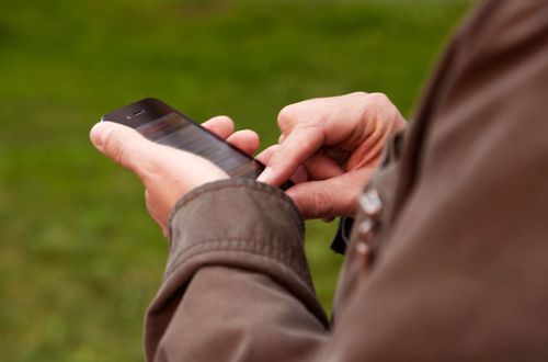 Bönder vill ladda mobilmasterna med traktorn