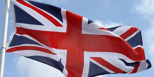 ATA etablerar lager i England