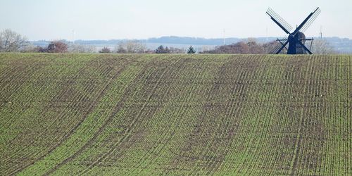 Starka känslor försvårar slamspridningsutredning