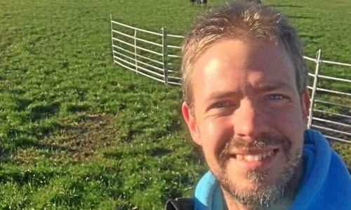 Torkan tvingar honom att sälja fåren