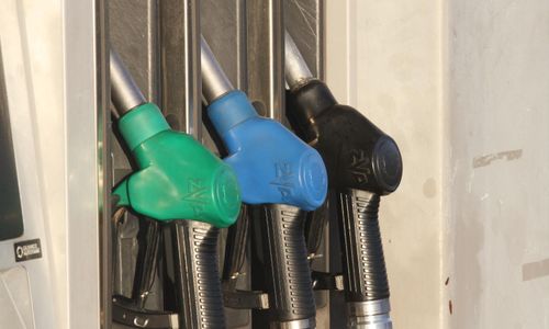 Priset för bensin och diesel fortsätter nedåt