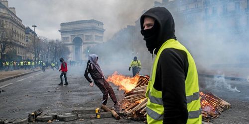 Frankrike: Höjning av bränslepriser ställs in