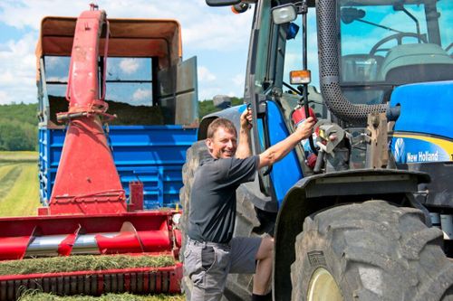 Spänd väntan på analys av första vallskörden