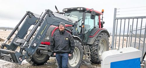 Traktortanken fylld med egen biogas