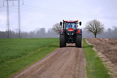 Traktorer av märket Case stals natten till i dag från ett företag i Hackefors i Linköping.