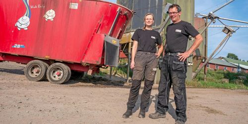 Tjänar kvarts miljon på eget kraftfoder – varje år