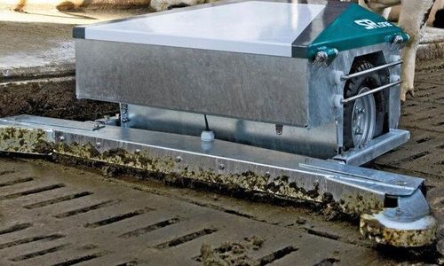 GEA:s gödselrobot får vattenspruta