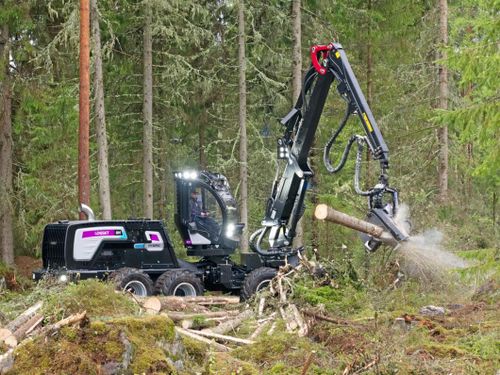 Logset satsar på mindre hybridskördare