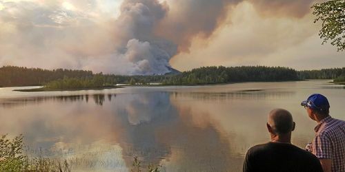 Räddningspersonal åker från hela landet