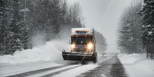 Många åkerier nobbar snöröjningen