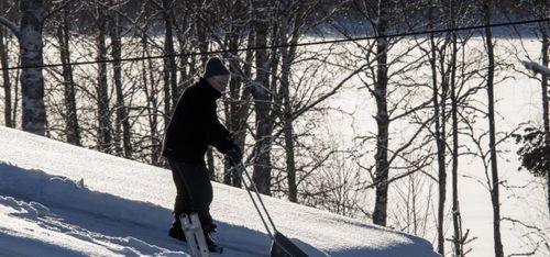 Svårt veta hur mycket snö taken bär