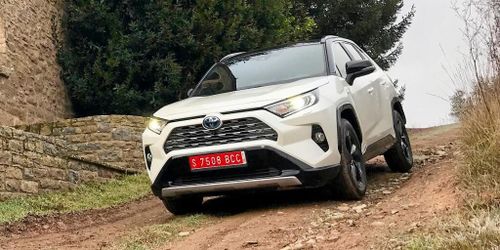 Provkörning: Rymlig hybrid-suv en ren dröm