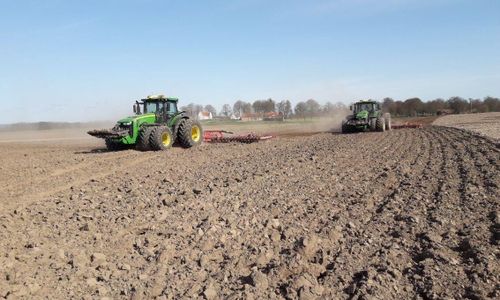 Här rullar vårbruket i gång: ”Härlig känsla”