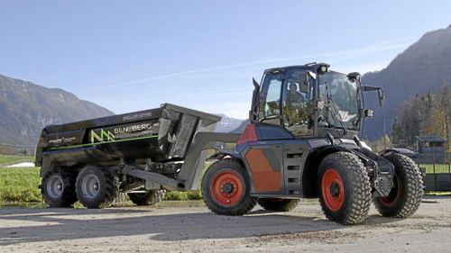 Mångsidig traktor går i produktion