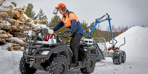 Uppåt för traktorregistrerade fyrhjulingar