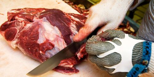 Kritiserat slakteri stoppar slakten