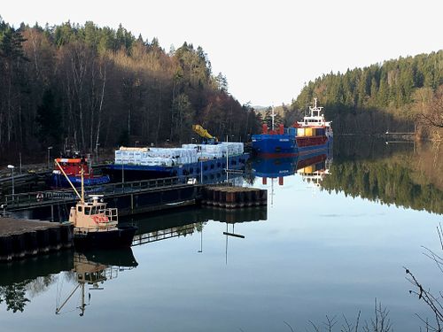 Skagern drogs loss och kunde gå för egen maskin till kaj i Trollhättan.