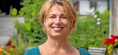 Klämdes åt i tv - vill till riksdagen