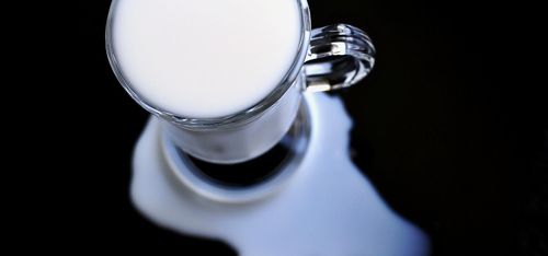 Mjölkkris, var god dröj!