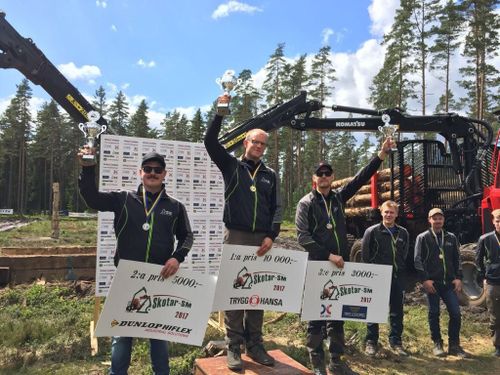 På pallen i årets Skotar-SM från vänster Anton Folkesson tvåa, SM-mästaren Martin Svensson och trean Henrik Blixt.