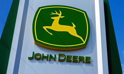 John Deere tappar fart