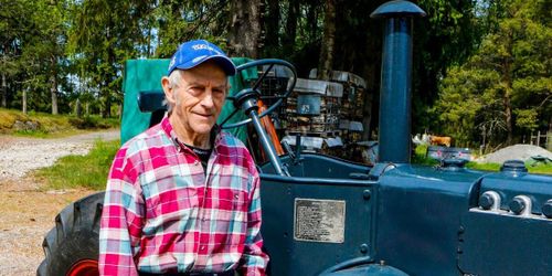 Han väckte liv i sin fars gamla Lanz Bulldog