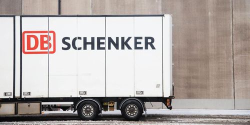 Bolag tjänar miljoner på okänt frakttillägg