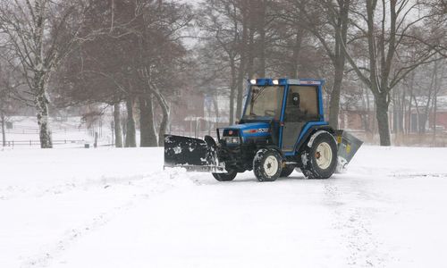 Miljoner kronor back efter snöröjningen