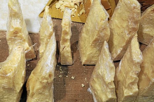 Parmesanosten är en av de regionala specialiteter som nu riskerar att bli ett förhandlingskort när Storbritannien försöker få till ett förmånligt Brexitavtal.