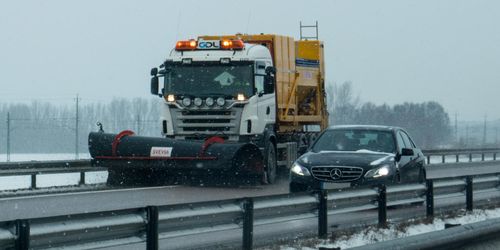 Svevia överväger ta in utländska snöröjare