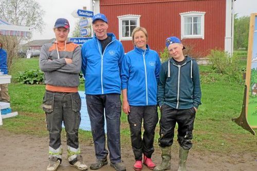 Per Pesula i Övre Kukkola norr om Haparanda driver jordbruk med mjölkproduktion som huvudinriktning. Han har erbjudits tröskhjälp från grannar i Finland för att klara skörden, men nu är det stora problemet att hitta plats för att torka grödan.